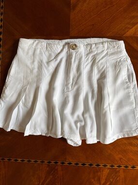 O'Neill White Pleated Skort